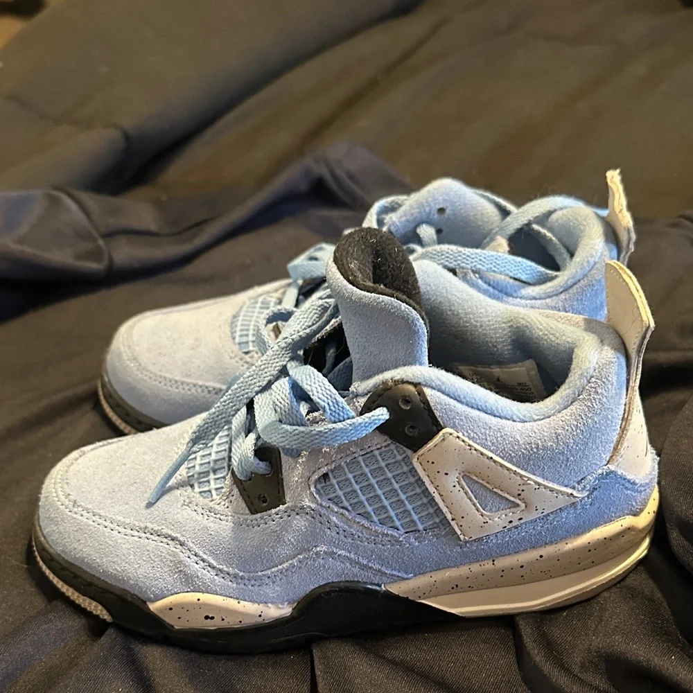 Jordan Kids Light Blue Sneakers - Picture 6 of 7